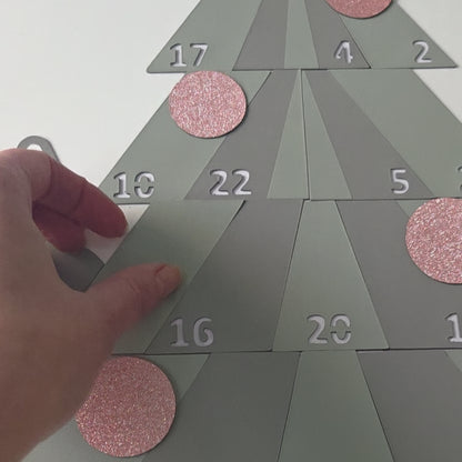 Magneettinen joulukalenteri – 24 jouluista puuhaa perheelle